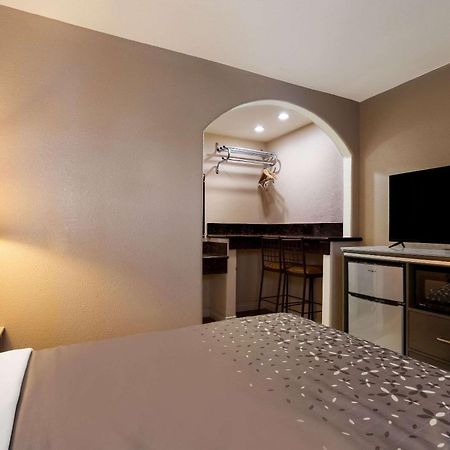 Rodeway Inn Near Coachella Индио Экстерьер фото