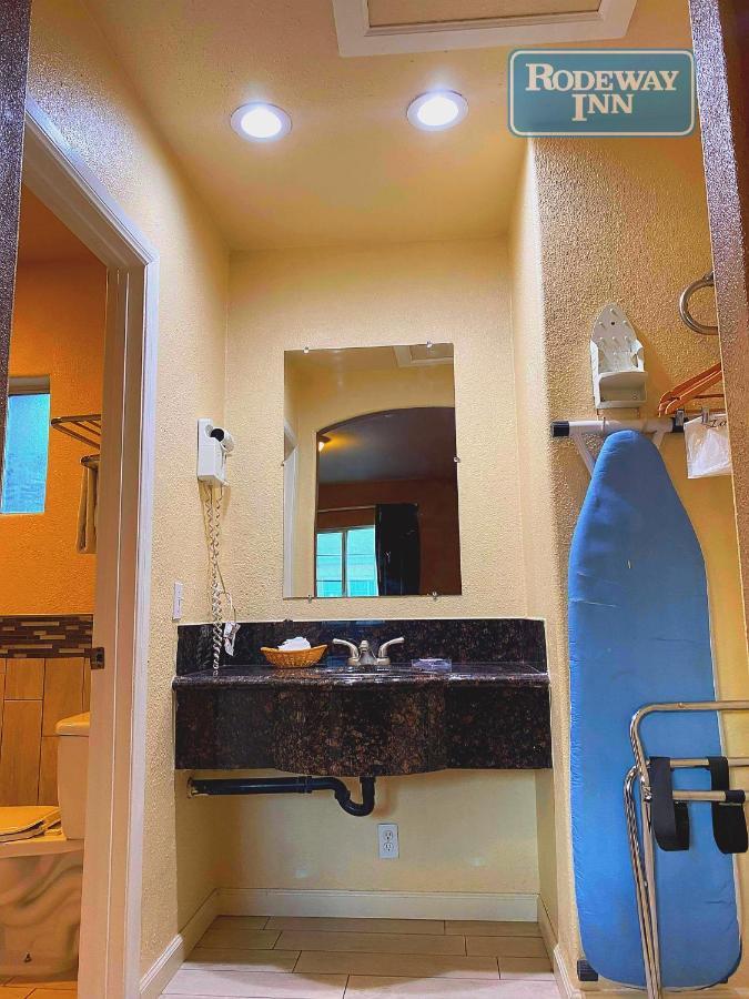 Rodeway Inn Near Coachella Индио Экстерьер фото