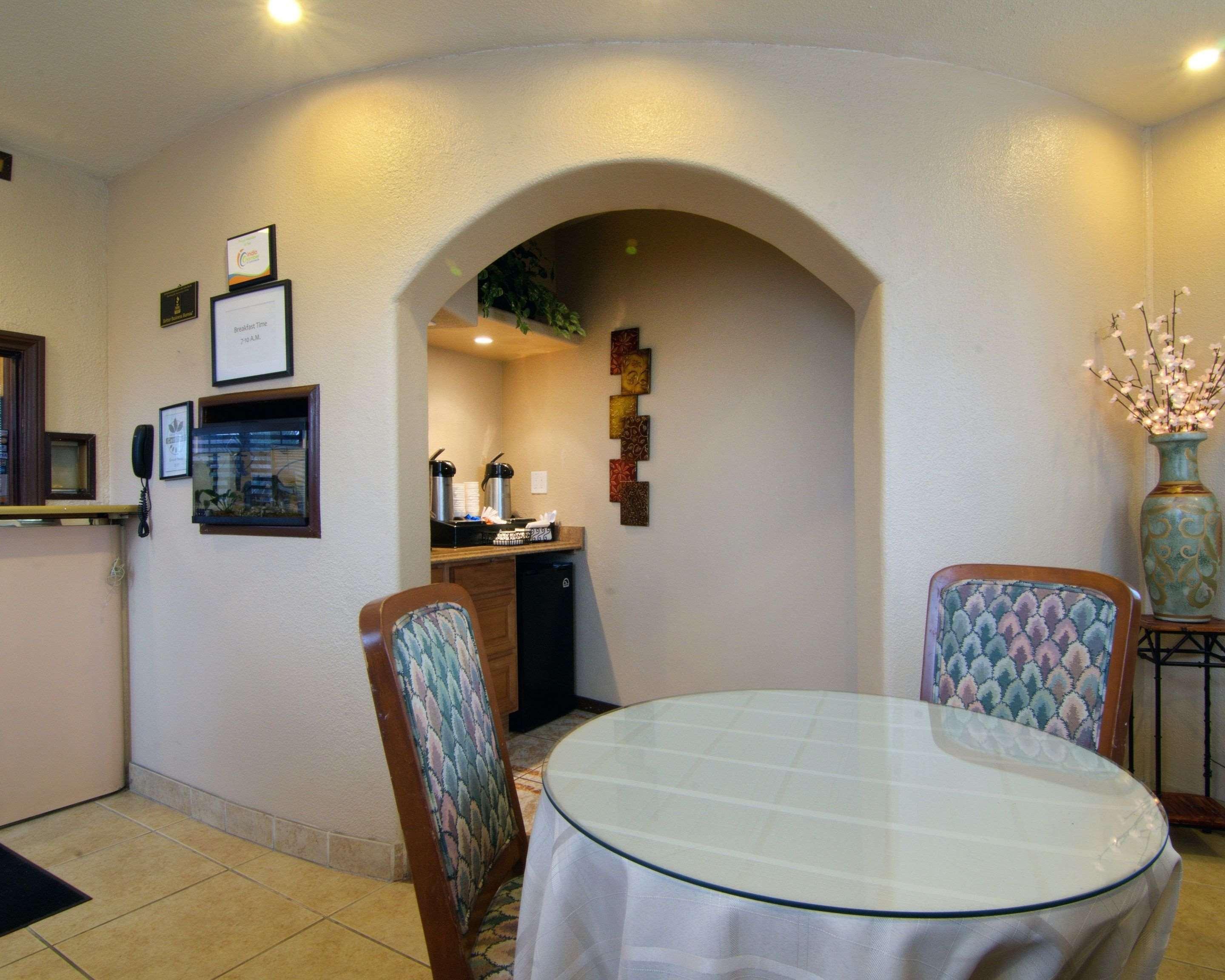 Rodeway Inn Near Coachella Индио Экстерьер фото